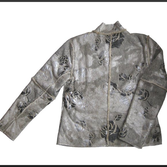 NWT! TRUE GRIT Gray, Silver, & Black Rose Floral Shearling Jacket (Sz. Sm) - Picture 3 of 4